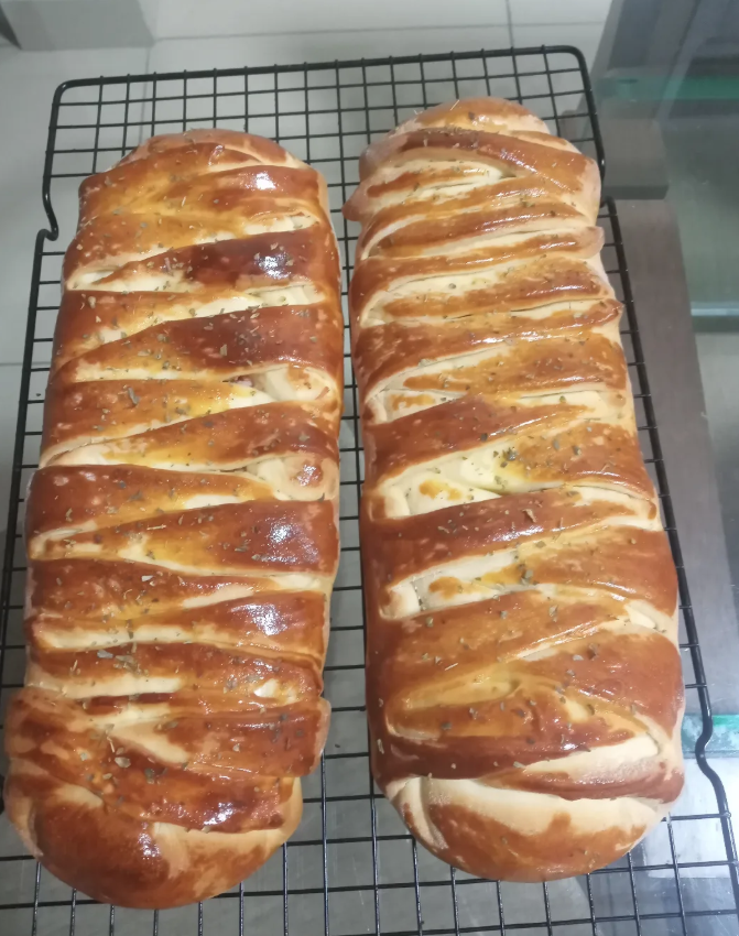 Pão recheado de frango com Catupiry